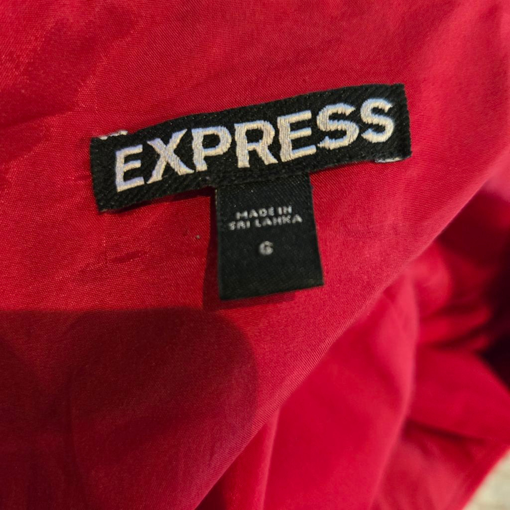 Express Red Pencil Skirt with Zipper Detail – Size 6 - Picture 3 of 3